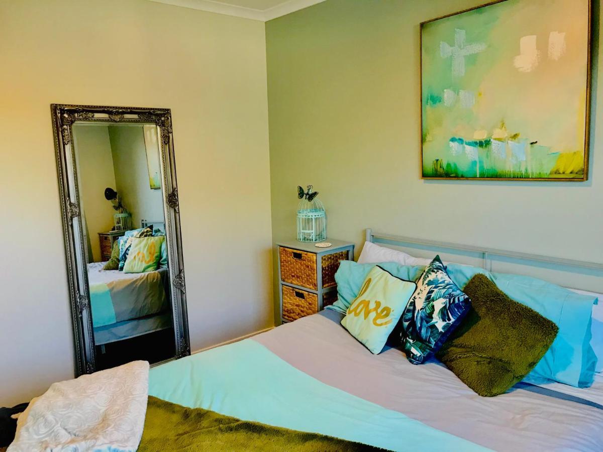 A Little Bit Beachy Modern Guest Room And Private Toilet Christchurch Exterior photo